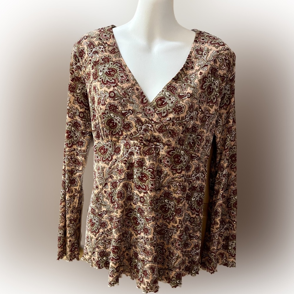 FREE NEW Baby & Me gauzy paisley Surplice Maternity top. Medium